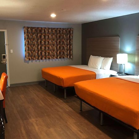 Super 8 By Wyndham Sonora Motel Bagian luar foto