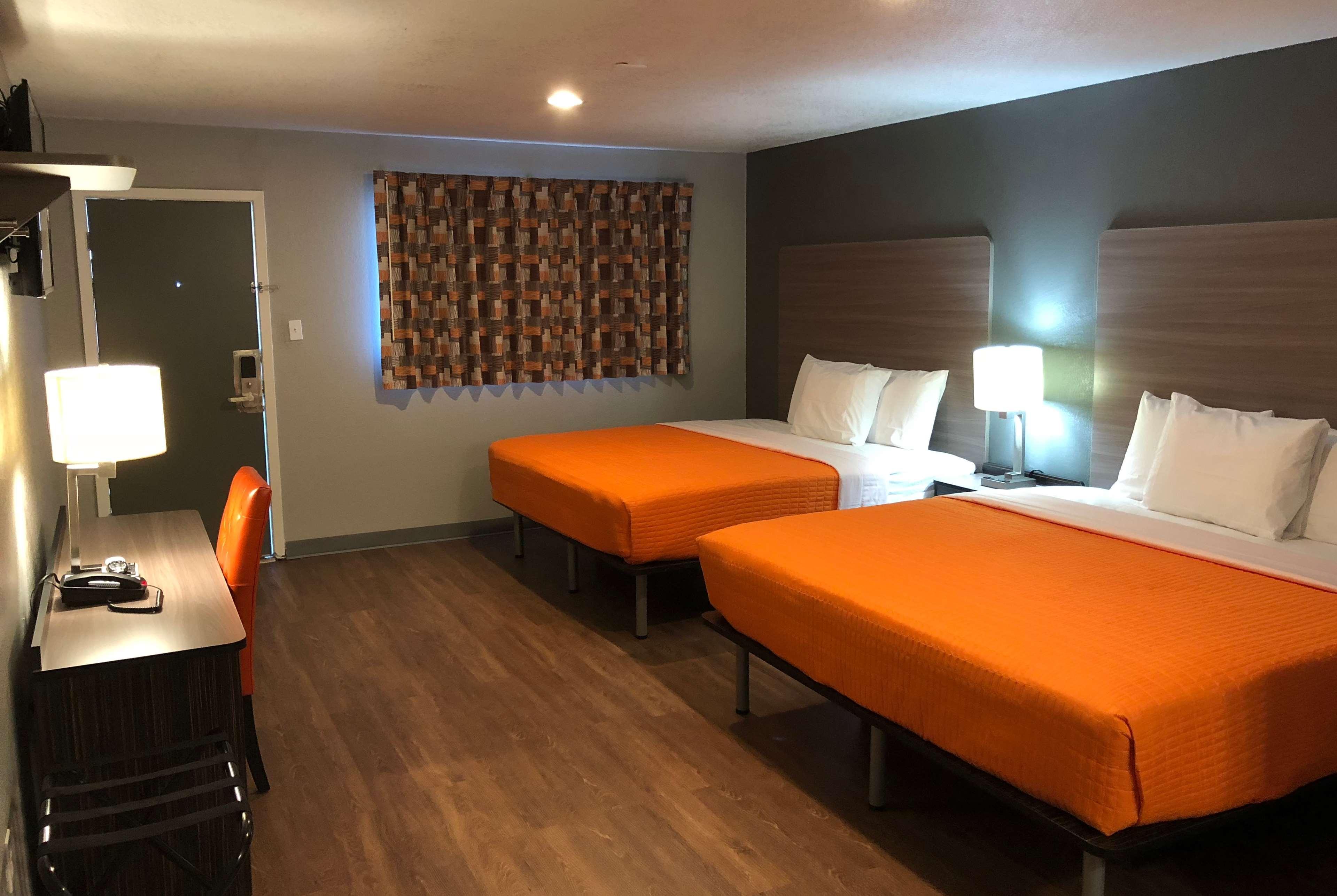 Super 8 By Wyndham Sonora Motel Bagian luar foto