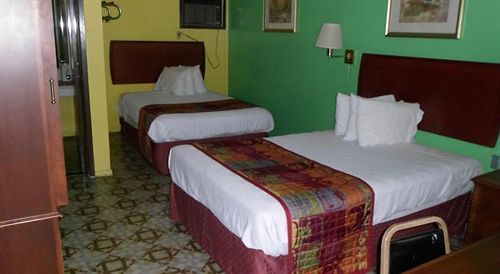Super 8 By Wyndham Sonora Motel Bagian luar foto