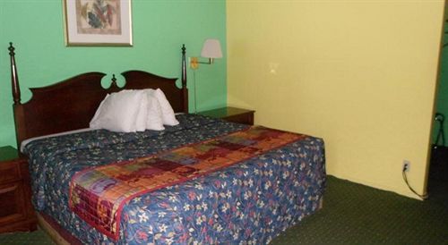 Super 8 By Wyndham Sonora Motel Bagian luar foto