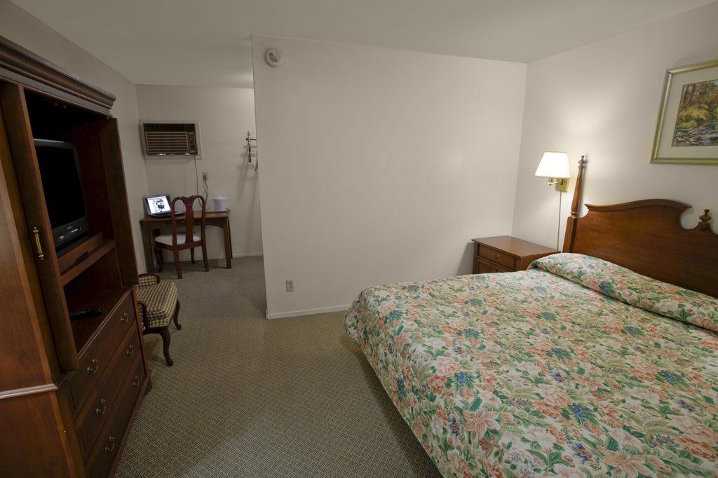 Super 8 By Wyndham Sonora Motel Bagian luar foto